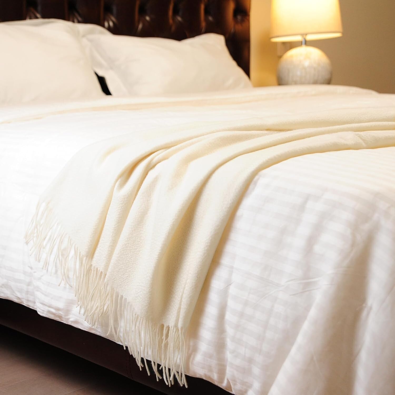 Elegant Lightweight Cashmere Blend Throw Blanket - Soft Ivory with Fringe Detail