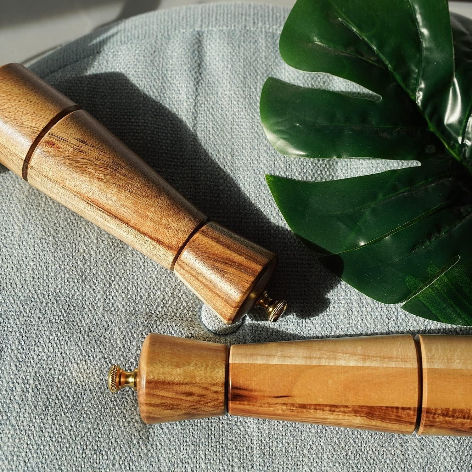 Elegant Salt & Pepper Mill Set with Tray - Adjustable Acacia Wood Grinders