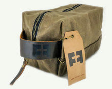 Load image into Gallery viewer, Versatile Unisex Waxed Canvas Dopp Kit with Leather Handle for All Essentials