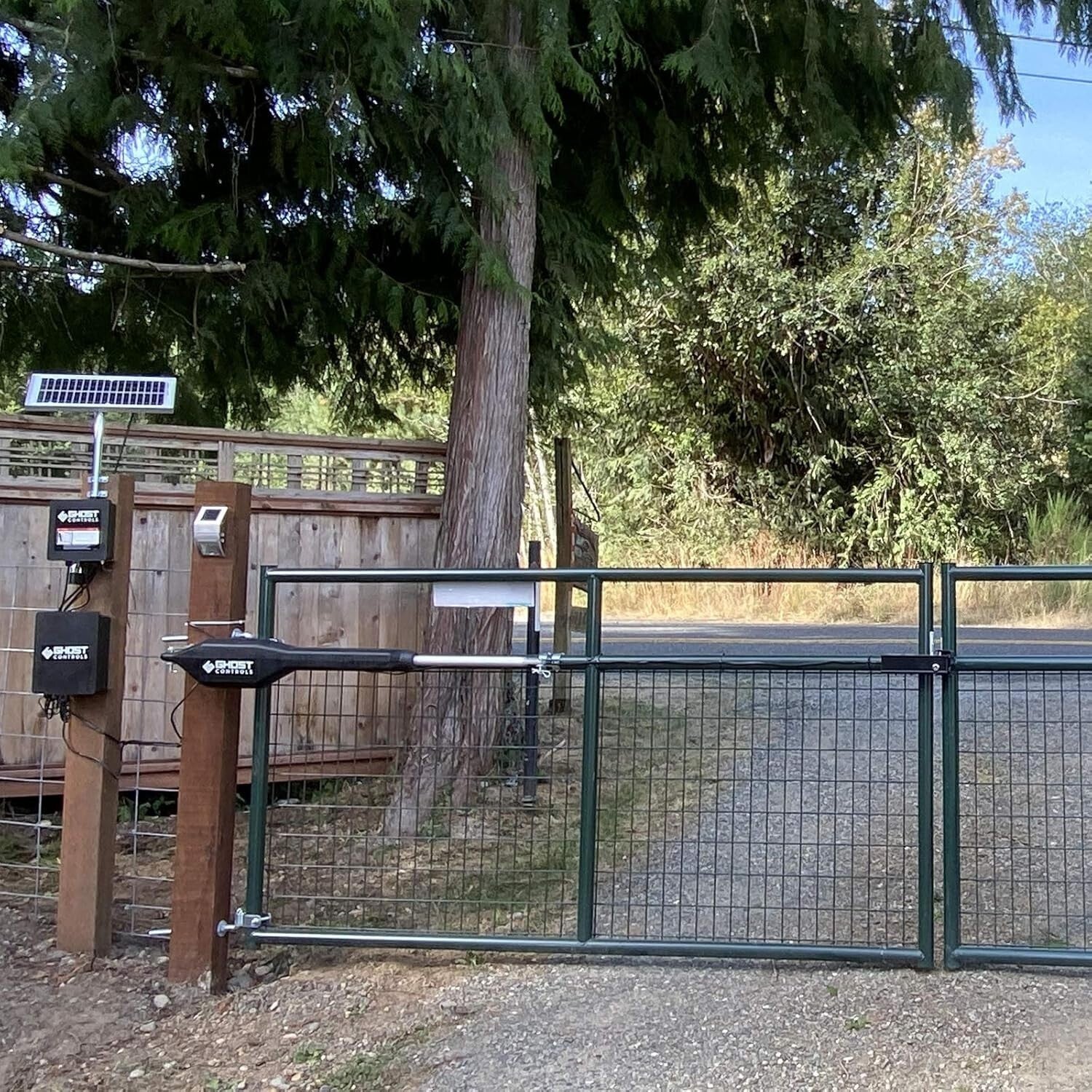 All-in-One Solar Gate Opener Kit for Driveway Swing Gates - 12V Battery Required