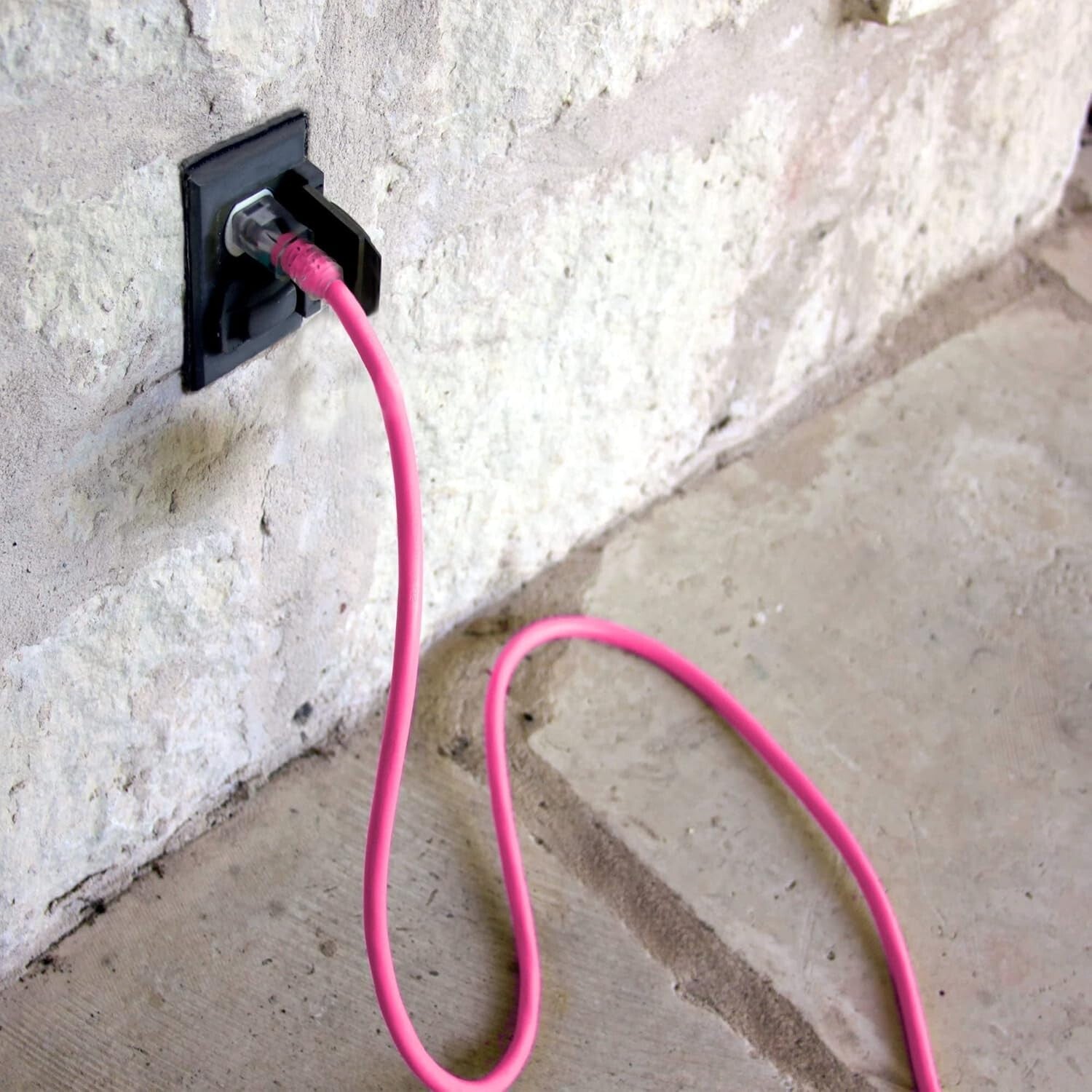 Durable 100 ft Pink 14 Gauge Extension Cord - Perfect for Appliances & Tools