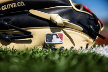 Load image into Gallery viewer, Youth Right Hand Throw Heart of The Hide 12.75" Baseball Glove - R2G Excellence