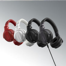 Load image into Gallery viewer, Lightweight Closed-Back DJ Headphones with Noise Isolation - Black Style