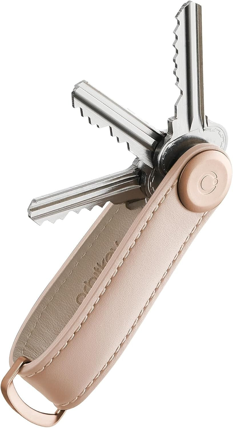 Luxury Leather Key Organizer for 7 Keys - Chic, Secure & Travel-Friendly