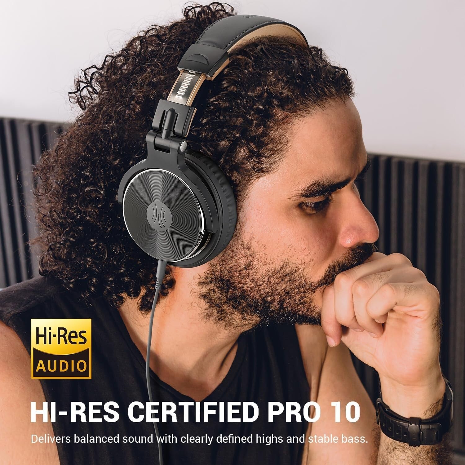 High-Sensitivity Studio Headphones with Adjustable Headband & Carrying Case