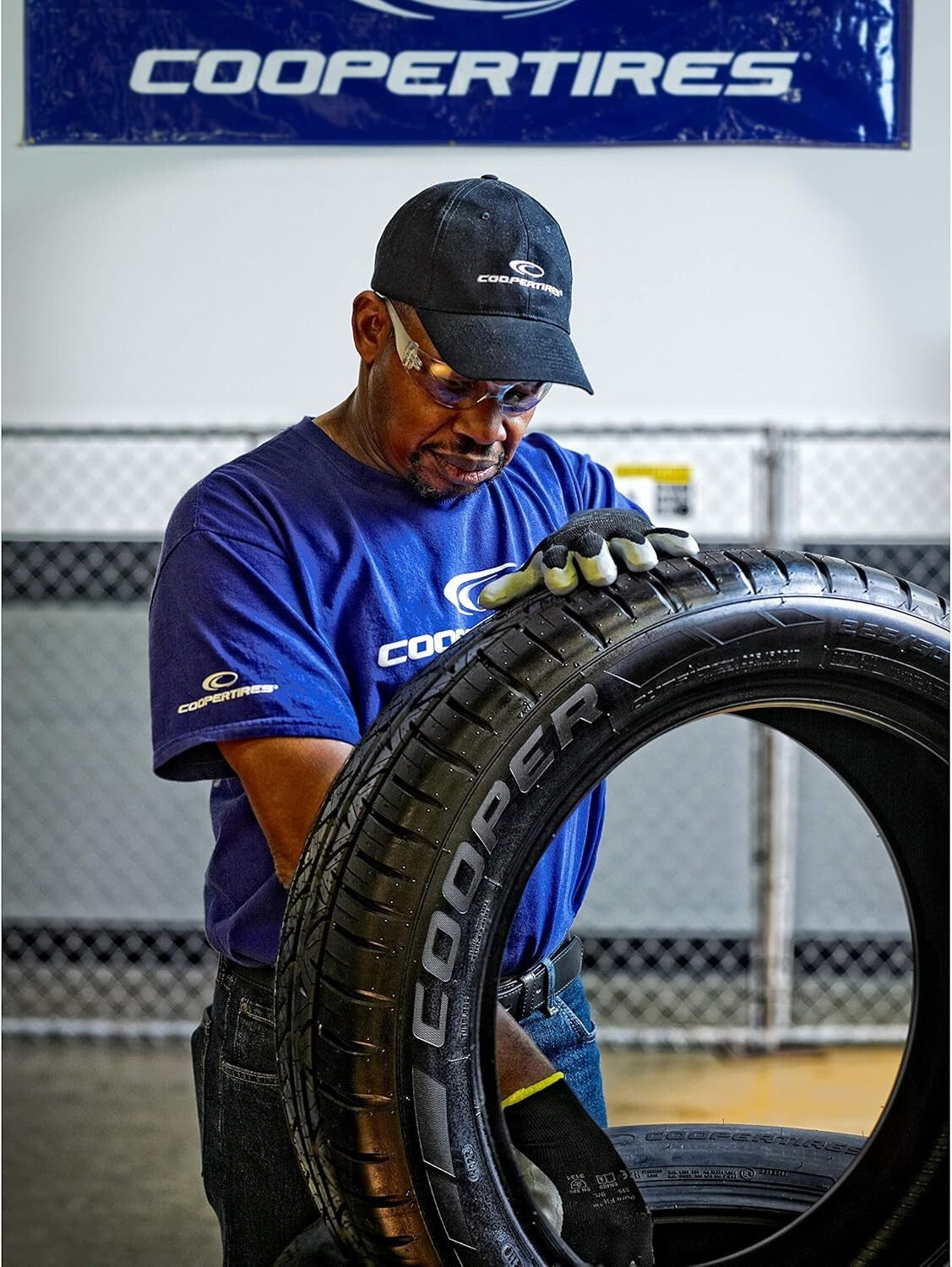 Durable 235/75R15XL 109T All-Season Touring Tire for Optimal SUV Performance