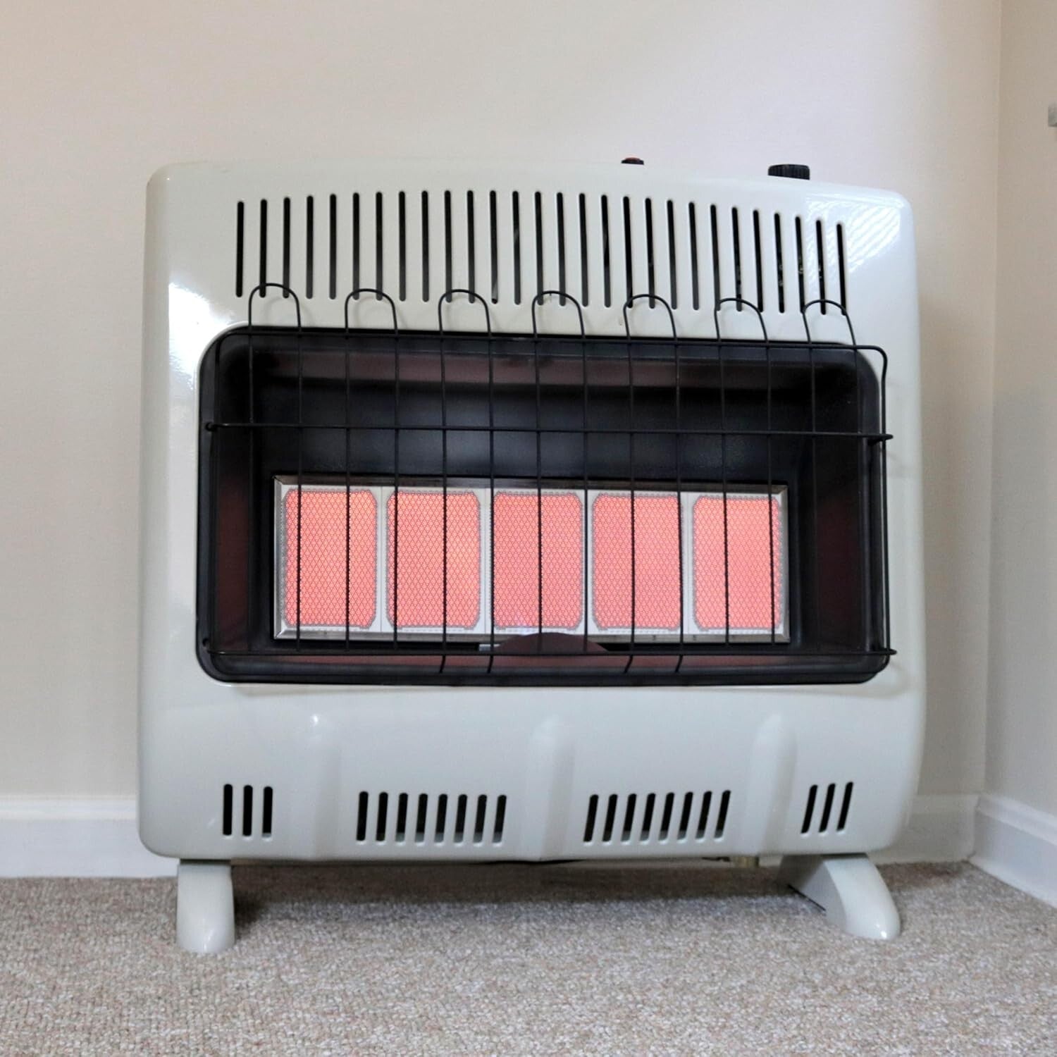 Portable 30,000 BTU Propane Radiant Heater - Ideal for Living Rooms & Cabins
