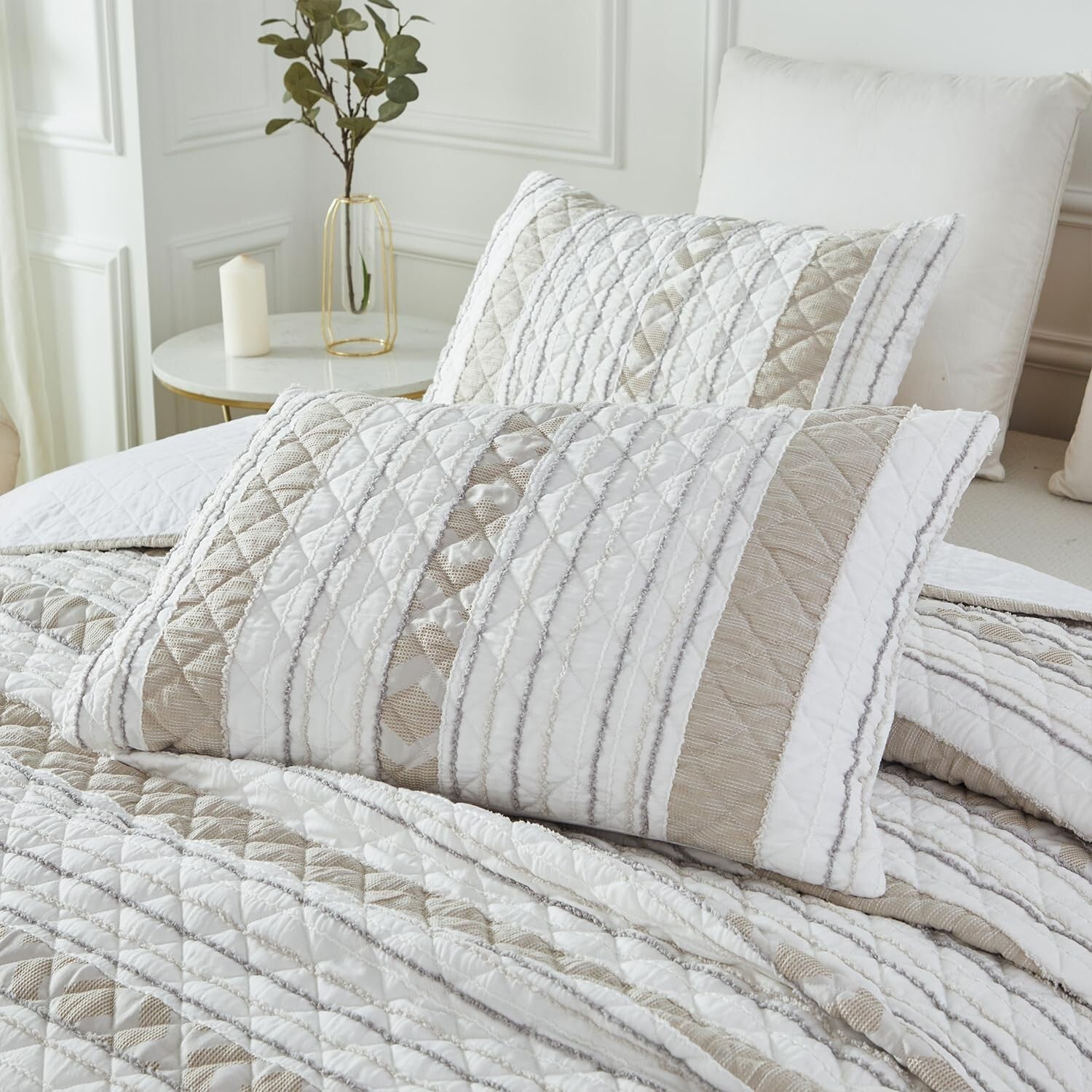 All-Season King Quilt Set with Matching Pillow Shams - Elegant Striped Design