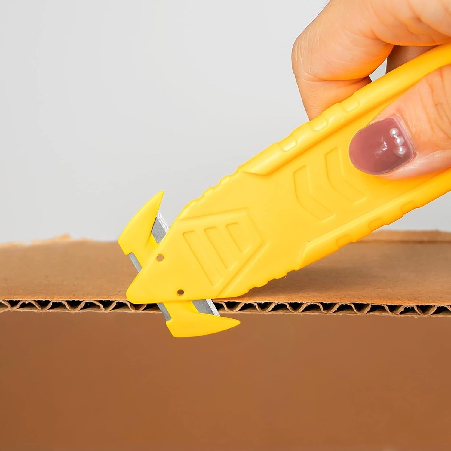 100pcs Compact Safety Box Cutter Knife with Concealed Stainless Steel Blade