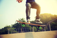 Load image into Gallery viewer, Versatile Skateboard Set: 5.0 Trucks, 52mm 99A Wheels &amp; ABEC 7 Bearings Included