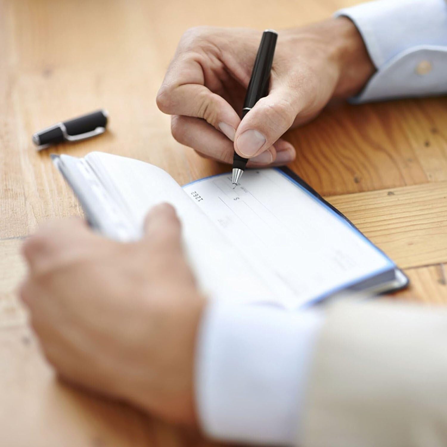 Elegant Checkbook Cover in Premium Cognac Leather - Gift-Ready Packaging