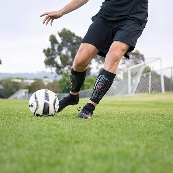 Adult Medium Soccer Shin Guards with SmartFlex Technology - NOCSAE Approved