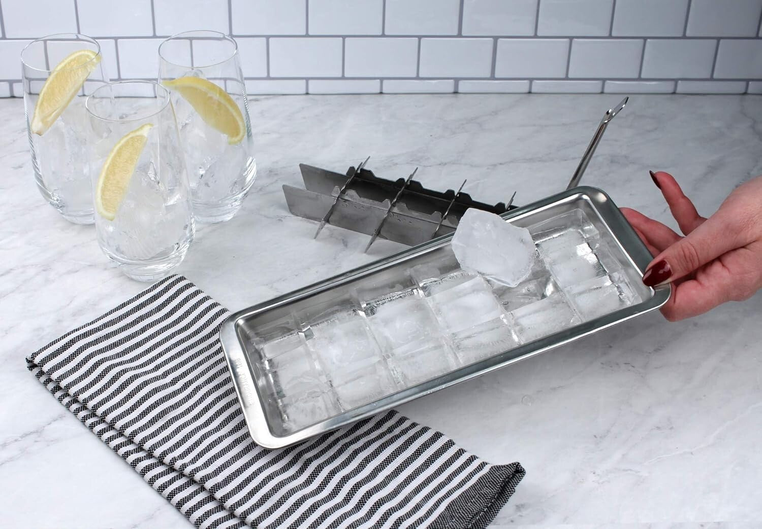 Effortless Stainless Steel Ice Cube Tray Set - 18 Ice Cubes, Easy Release Handle