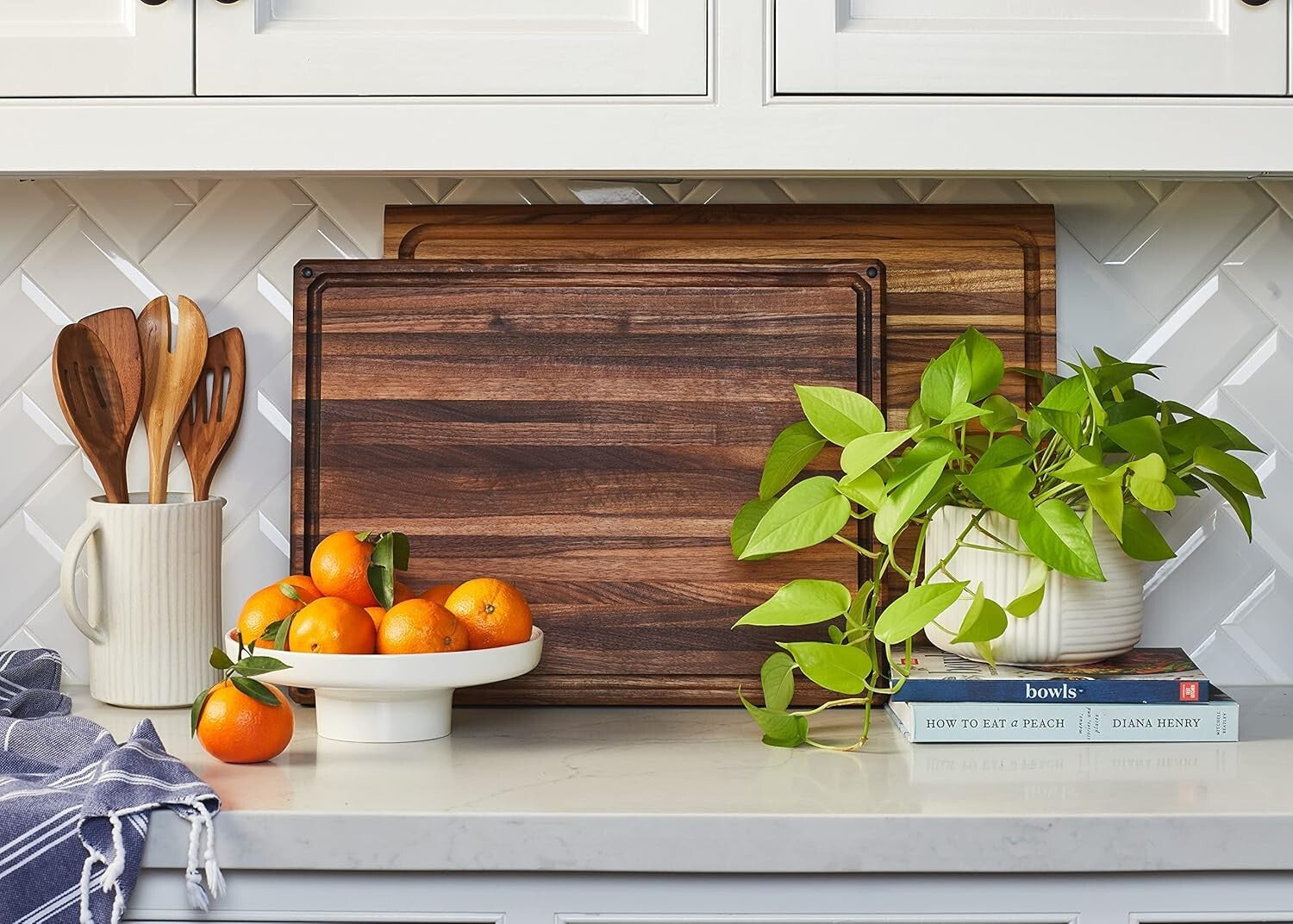 Functional 20x15 in Walnut Cutting Board with Juice Groove for Hassle-Free Prep