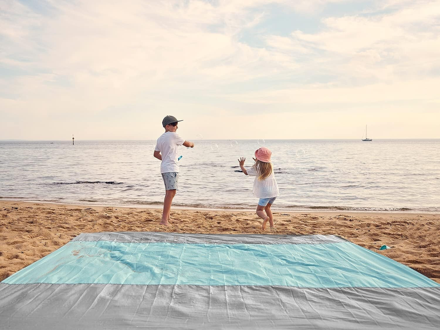 9x7 FT Sand-Free Beach Blanket - Waterproof, Lightweight, Perfect for Summer