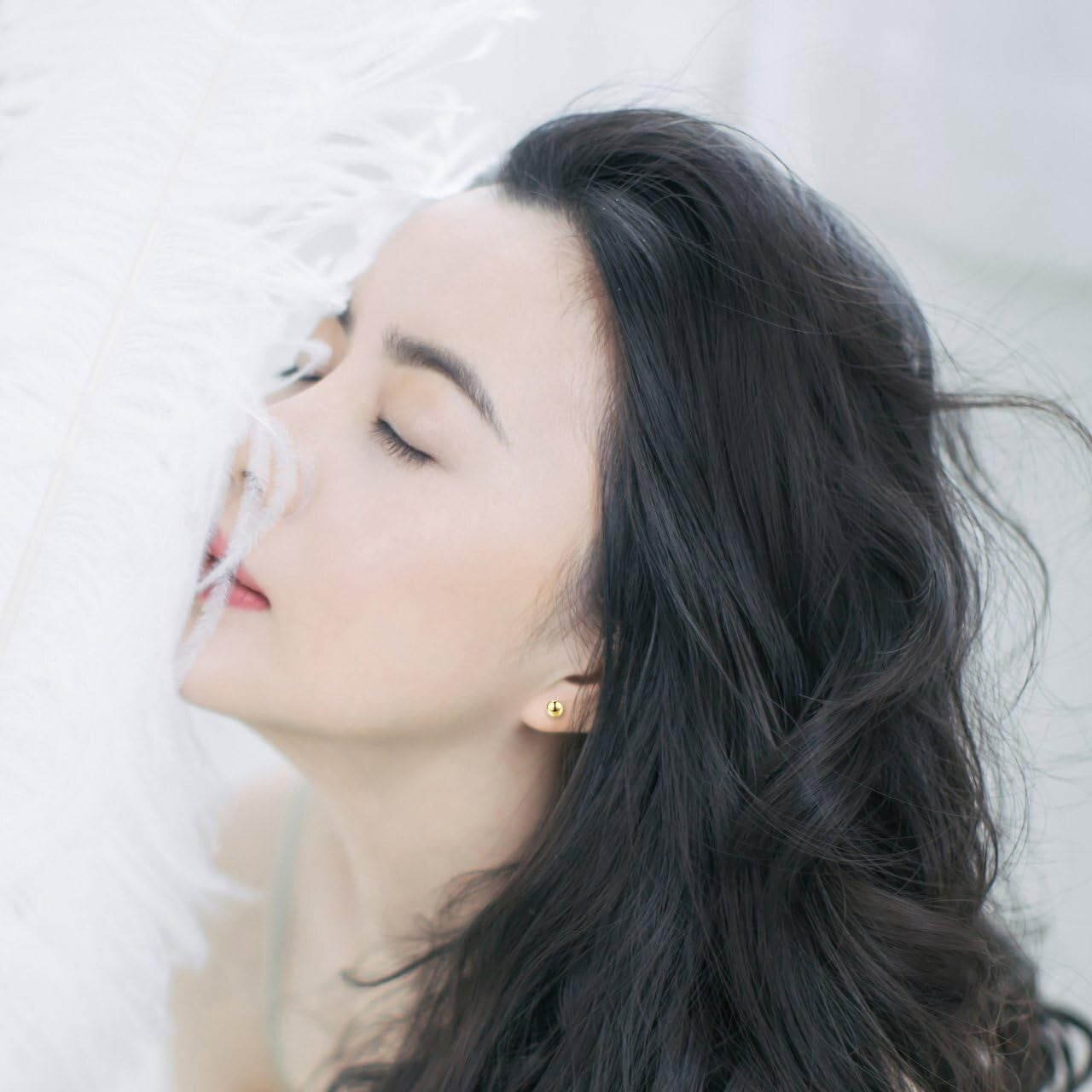 High-Quality 18K Gold Ball Earrings - Timeless Style for Fashionable Women