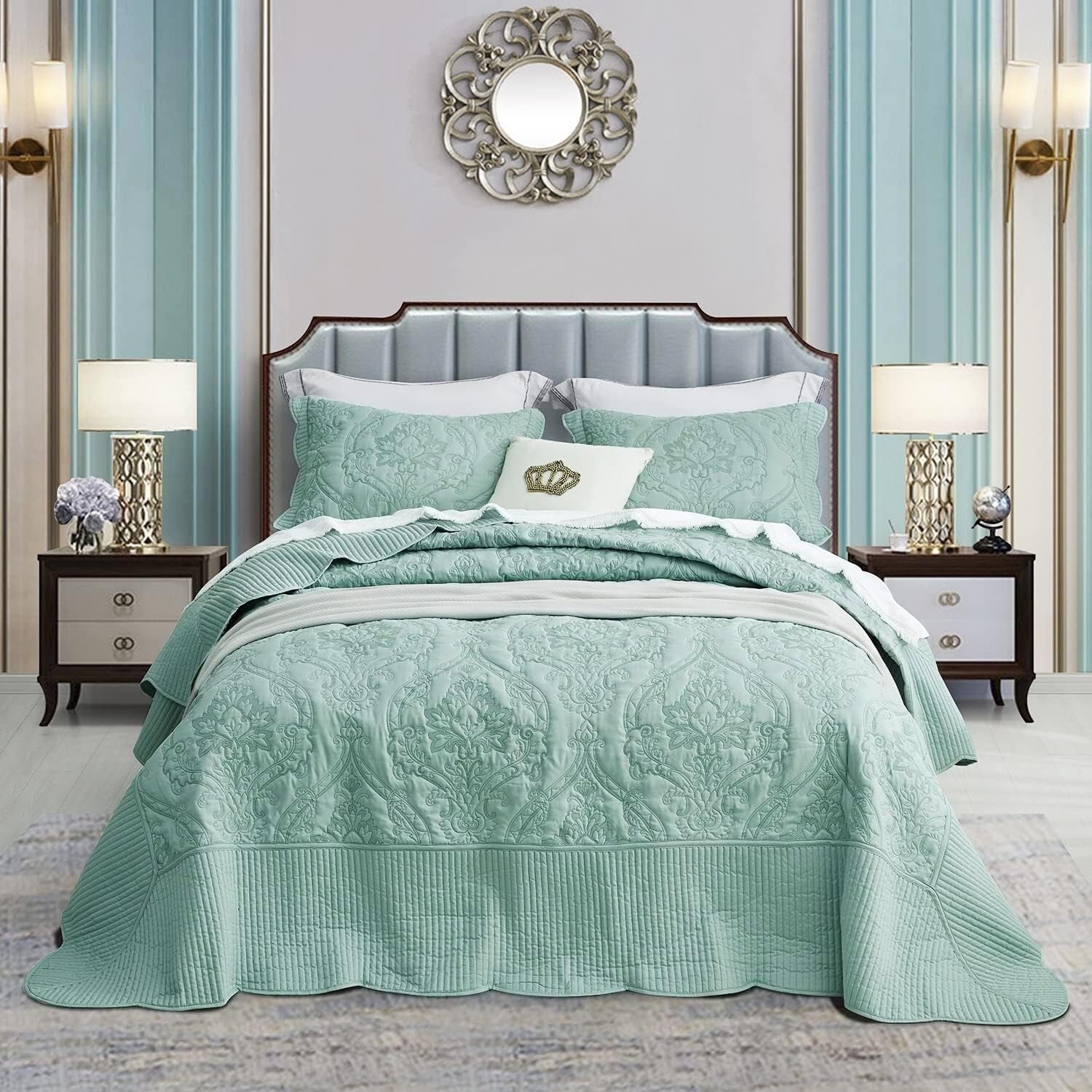 Elegant Lightweight King Bedspread Set with 4 Pieces - Stunning Paisley Design