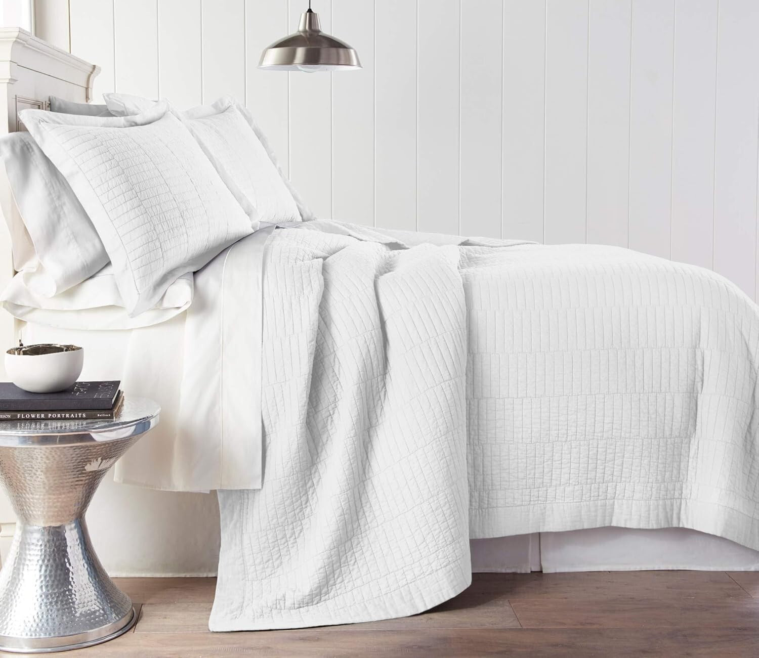 Elegant 3-Piece White Quilt Set Queen - Pre-Washed Cotton with Stitched Pattern