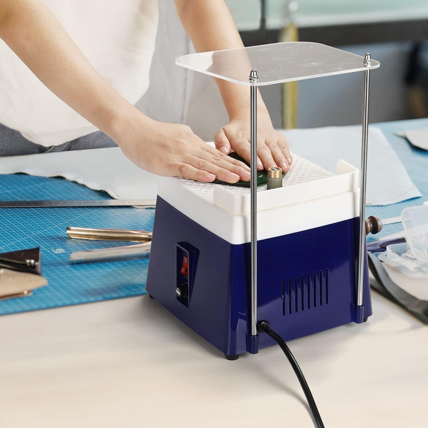 Compact 4200RPM Stained Glass Grinder with Widened Baffle & Water Absorption