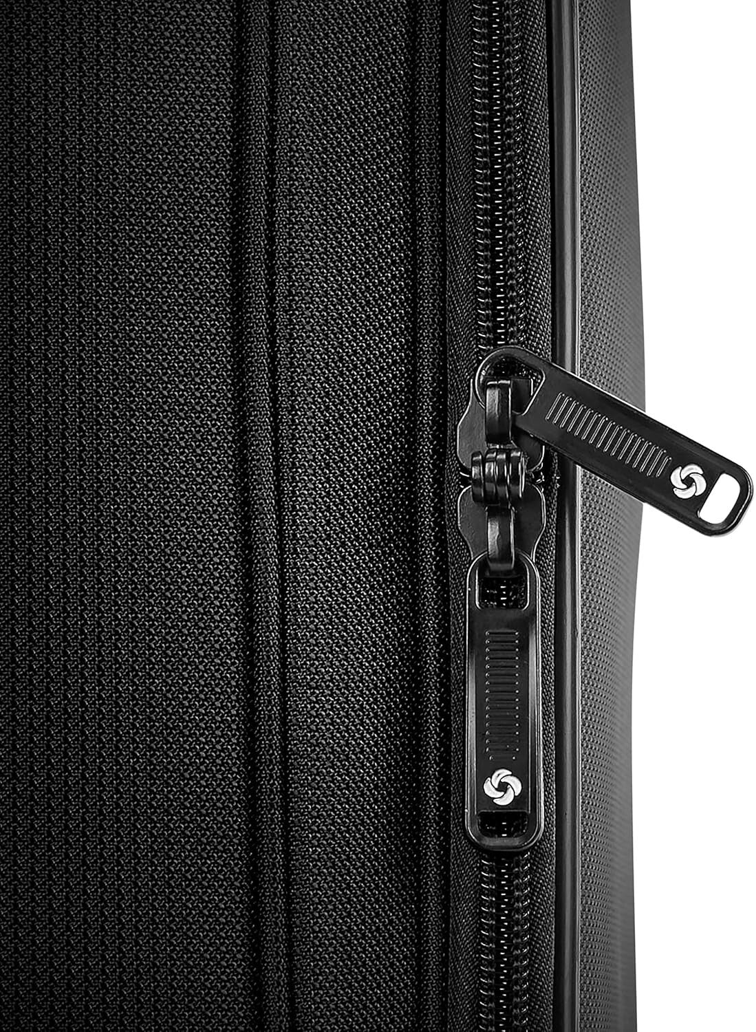 Ascella 3.0 Expandable Spinner Luggage with USB Charging and Organization, Black