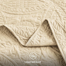 Load image into Gallery viewer, Elegant Cal King Summer Quilt Set - 3 Piece Coin Pattern for Year-Round Comfort