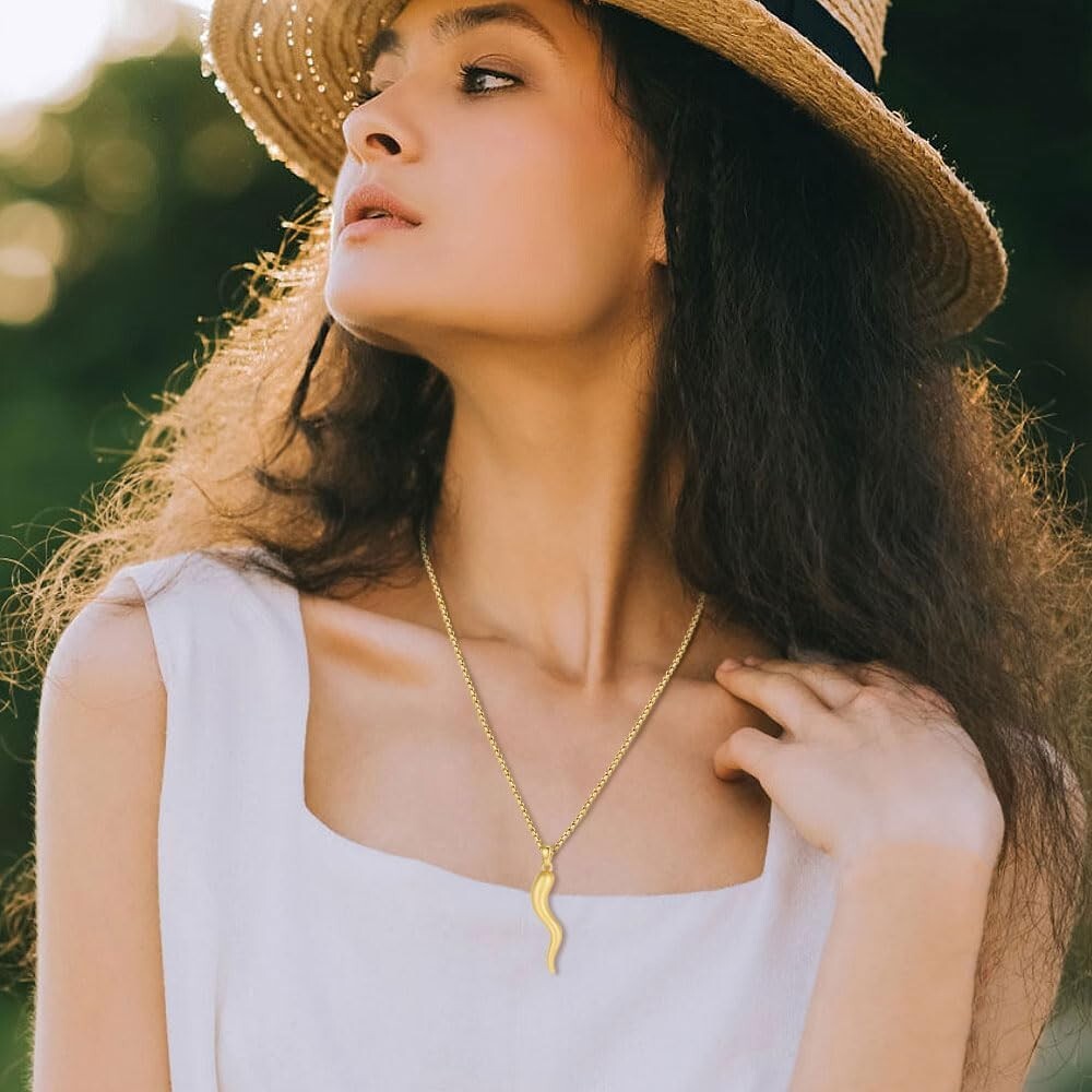Elegant Gold Cornicello Amulet Necklace - Protection Pendant for Unisex Gifting