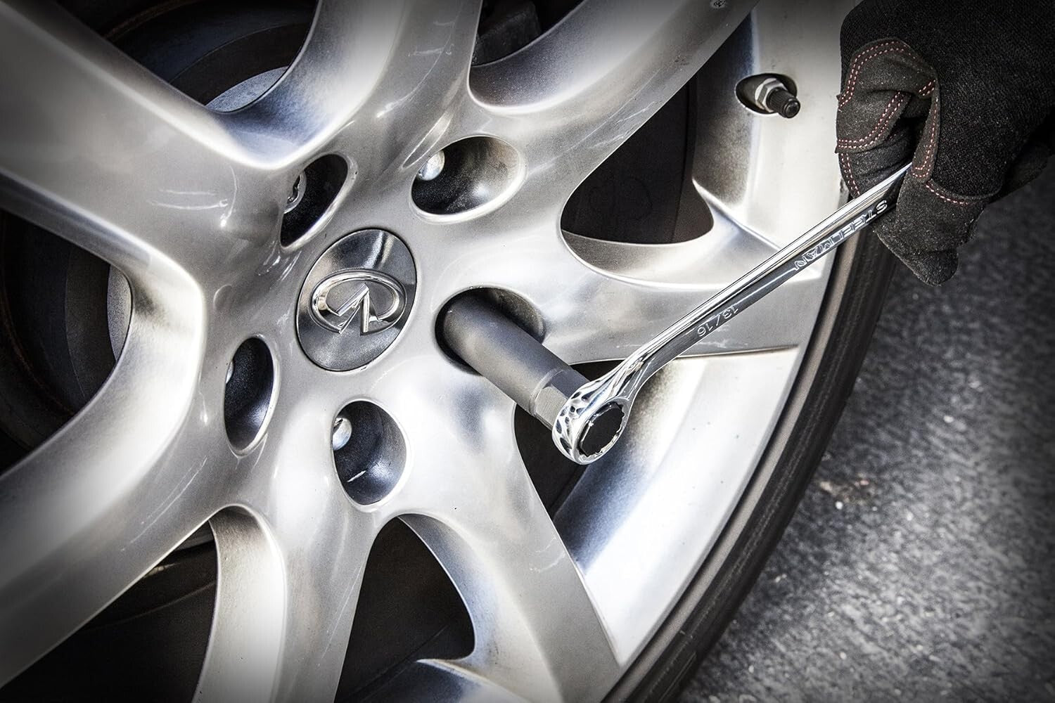 16-Piece Locking Lug Nut Key Set - Durable Chrome Vanadium Steel with Case