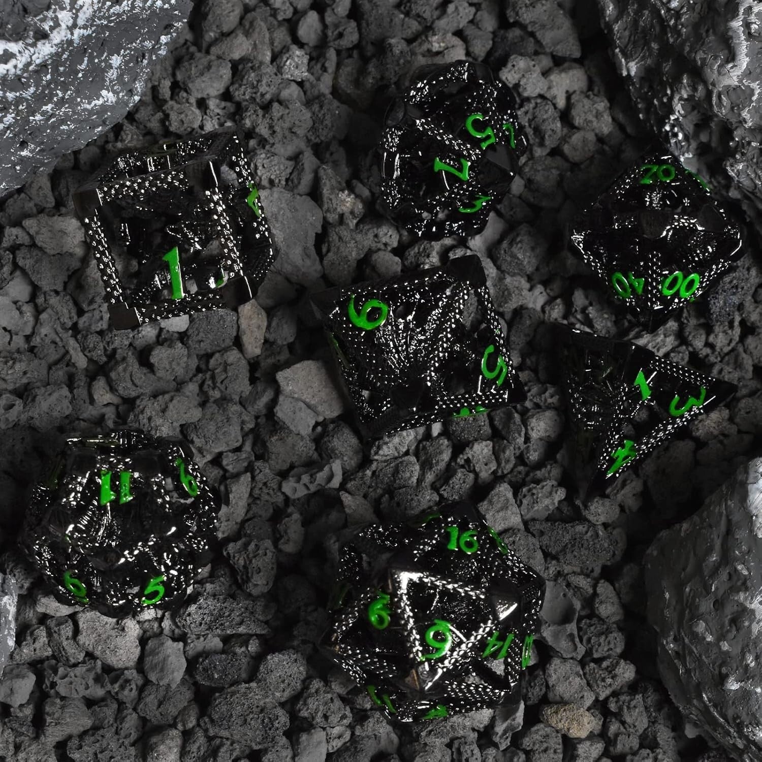 Fantasy-Inspired 7pc Metal Dice Set - Lightweight & Attractive for Gamers