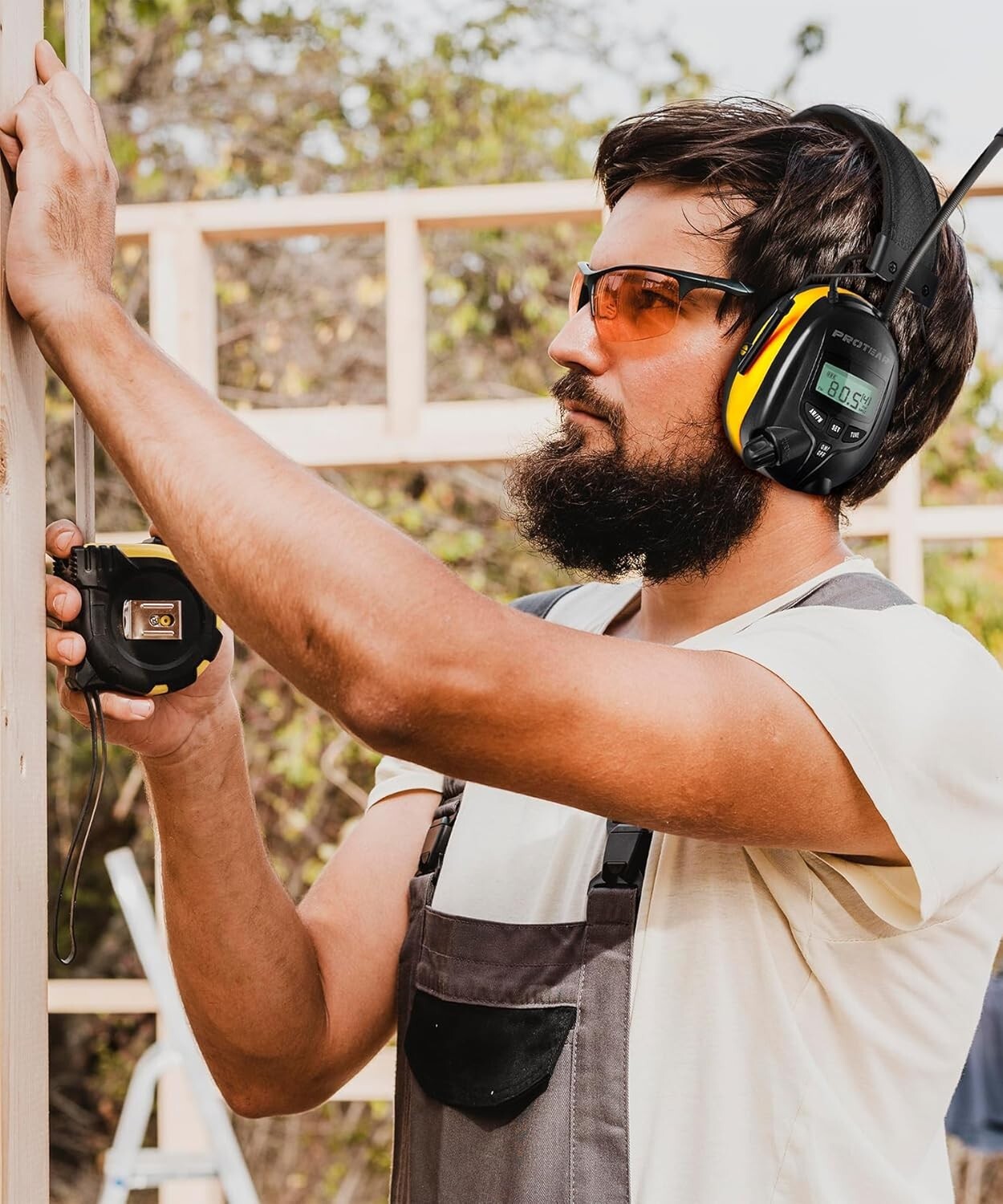 AM/FM Radio Earmuffs with 25dB Noise Reduction and Digital Display for Comfort