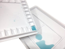 Load image into Gallery viewer, Aqua-Pro 51-Well Artist Palette with Lid &amp; Zipper Bag - Spill-Resistant Design