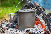 Load image into Gallery viewer, Lightweight 0.95qt Titanium Picnic Pot with Built-in Handles and Storage Bag