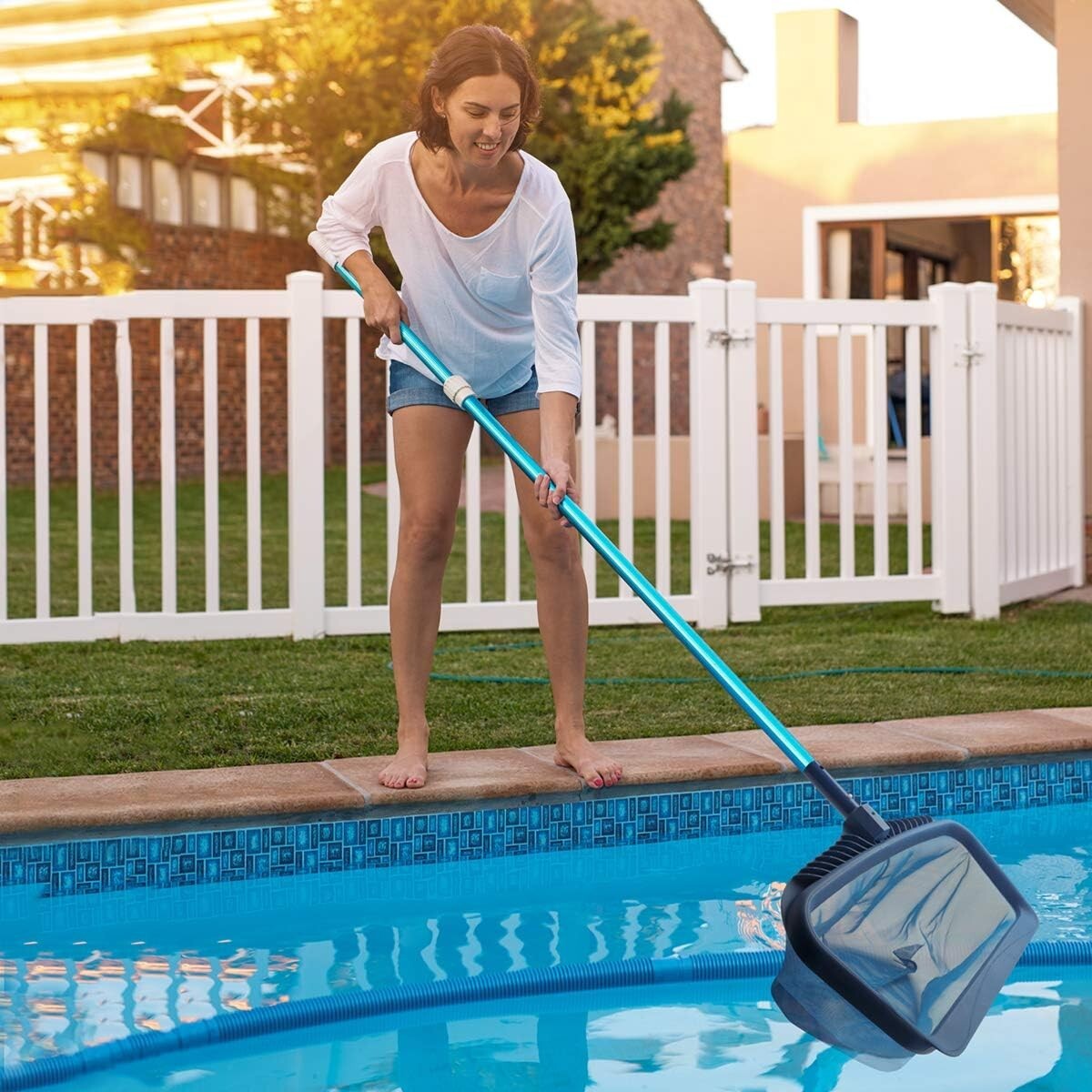 Efficient Pool Cleaner - Heavy-Duty Rake & Fine Mesh Net for Easy Debris Pickup