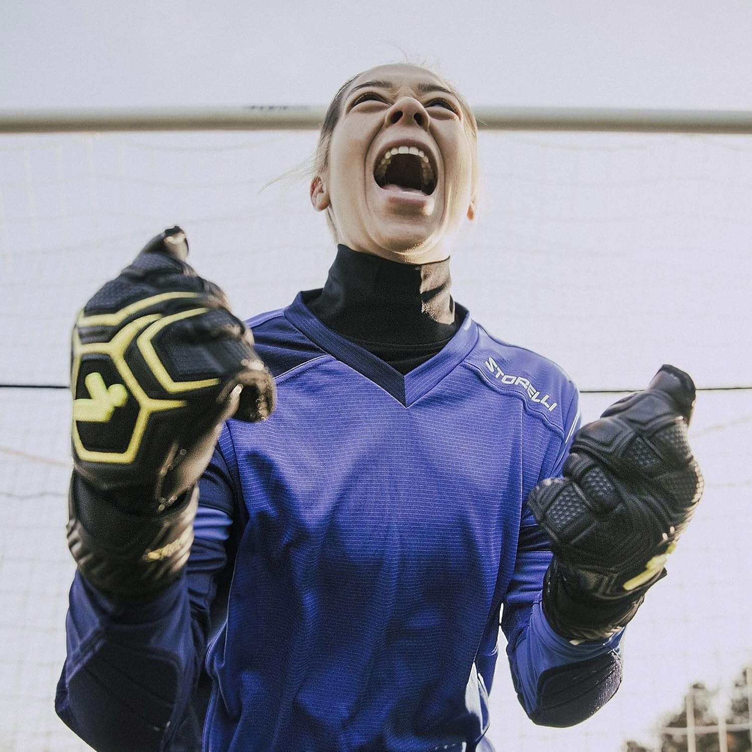 Flexible Professional Goalie Gloves with Superior Grip for Soccer Protection