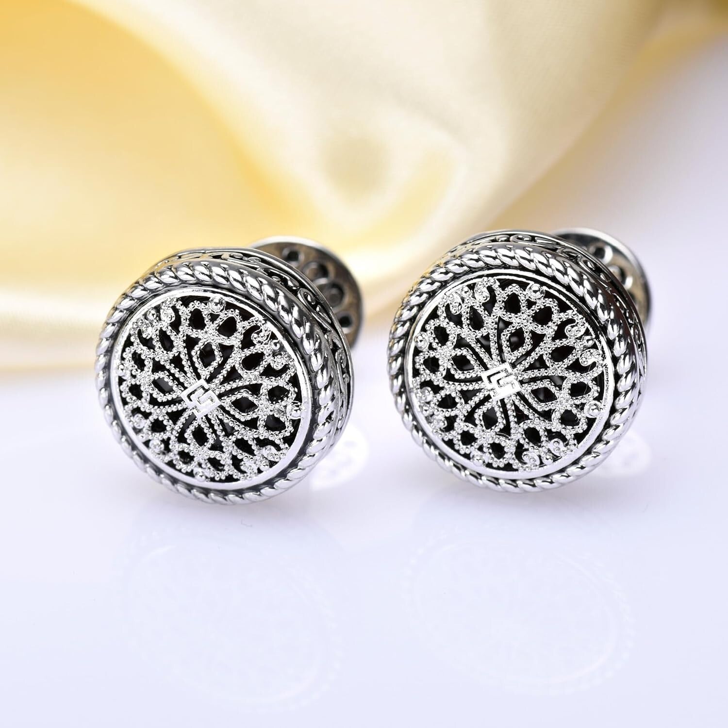 Deluxe Men's Cuff Links in 18K Gold Finish - Chic Accessory for Formal Events