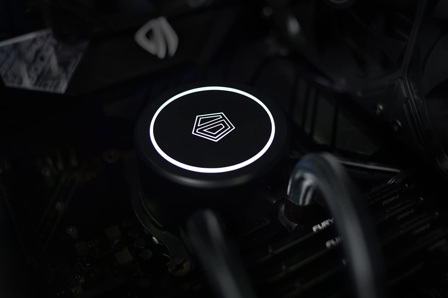 FROSTFLOW AIO 240mm Liquid Cooler - Efficient Heat Dissipation & Stylish Design