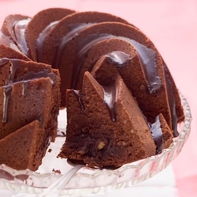 Cast Aluminum Bundt Pan - High-Quality Silver Bakeware for Elegant Cakes