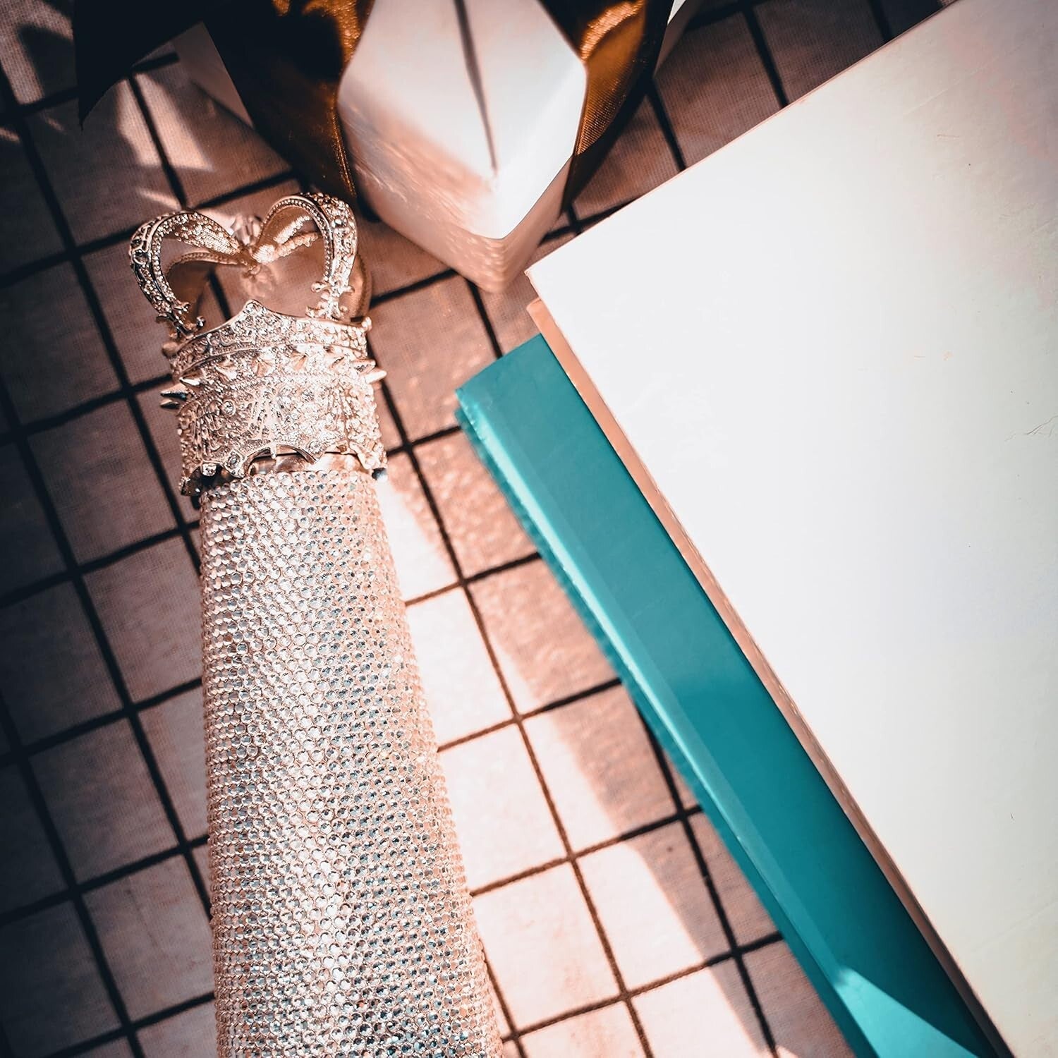 Elegant Rhinestone Insulated Bottle - Aesthetic 500ml Gift for Stylish Women