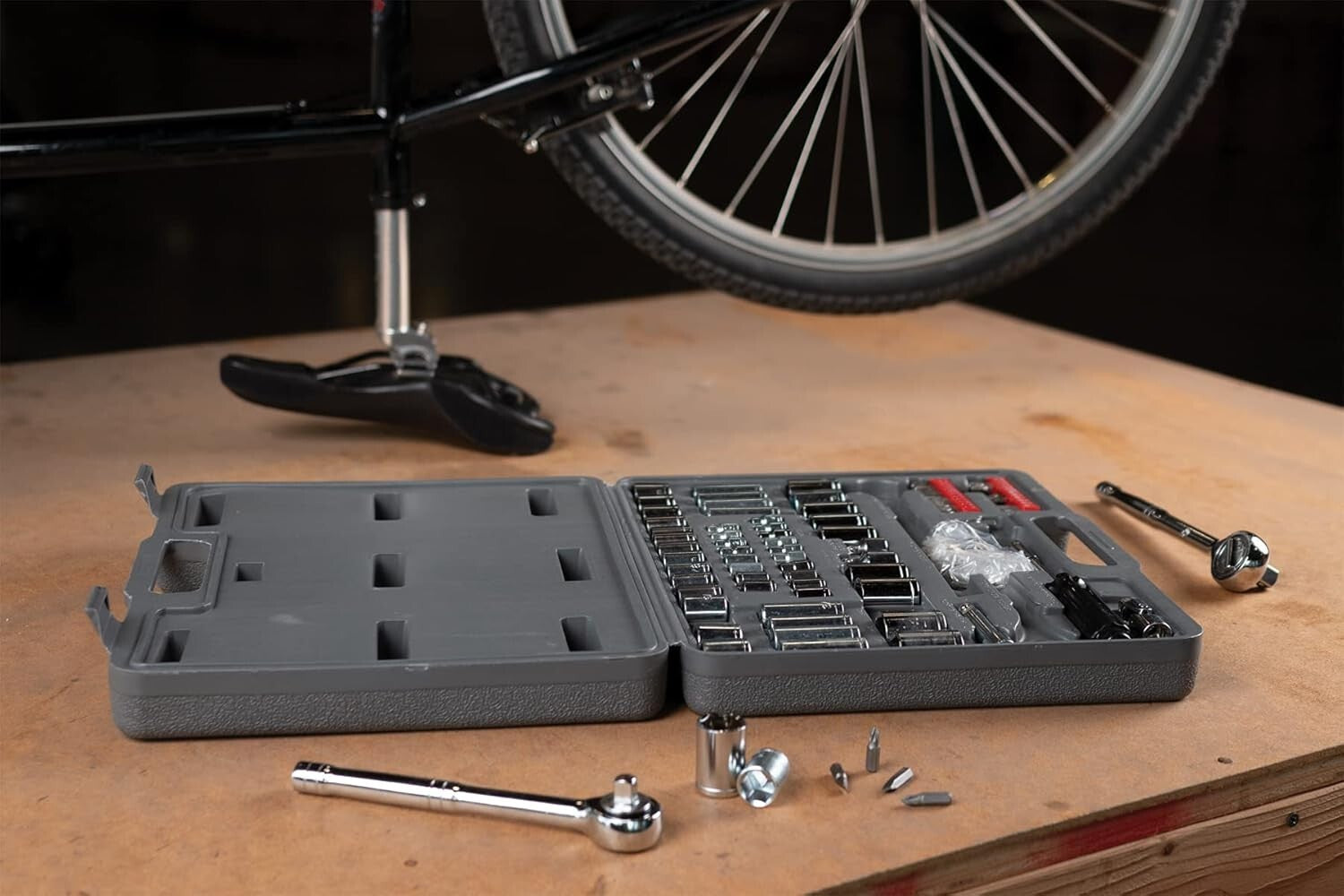 Lightweight 100-Piece Socket Set with Carry Case – Ideal for DIY Projects