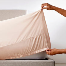 Load image into Gallery viewer, 1500tc Classic White Sheet Set - Extra Soft Cooling for Hot Sleepers - Full Size