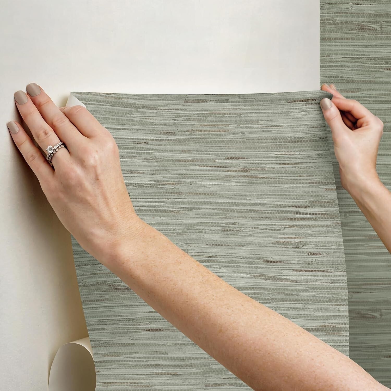 Textural Green Peel and Stick Wallpaper - Ideal for Stylish DIY Transformations