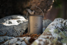 Load image into Gallery viewer, Lightweight 0.95qt Titanium Picnic Pot with Built-in Handles and Storage Bag