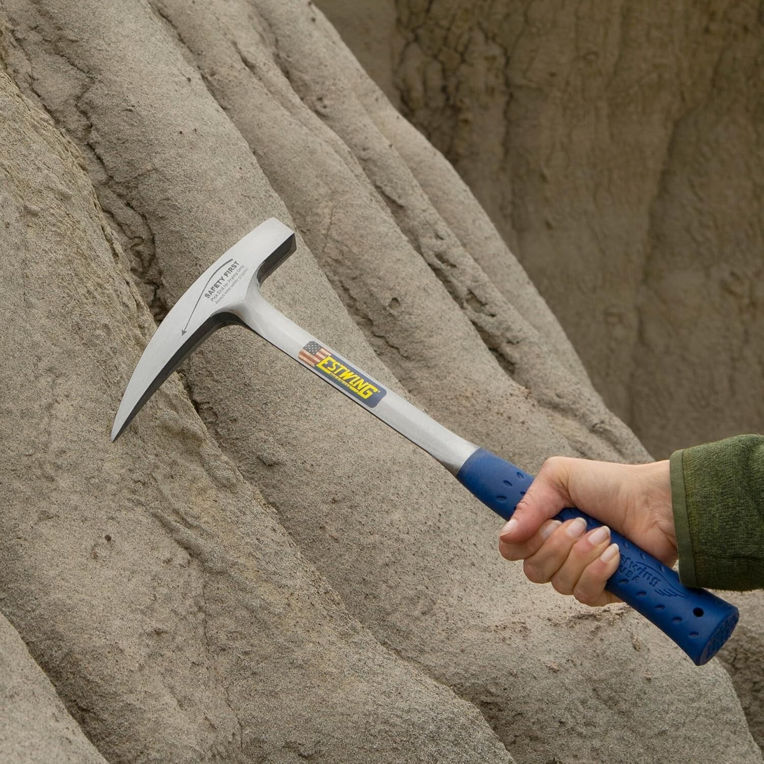 Versatile 22 oz Geological Hammer with Patented Shock Grip for Professionals
