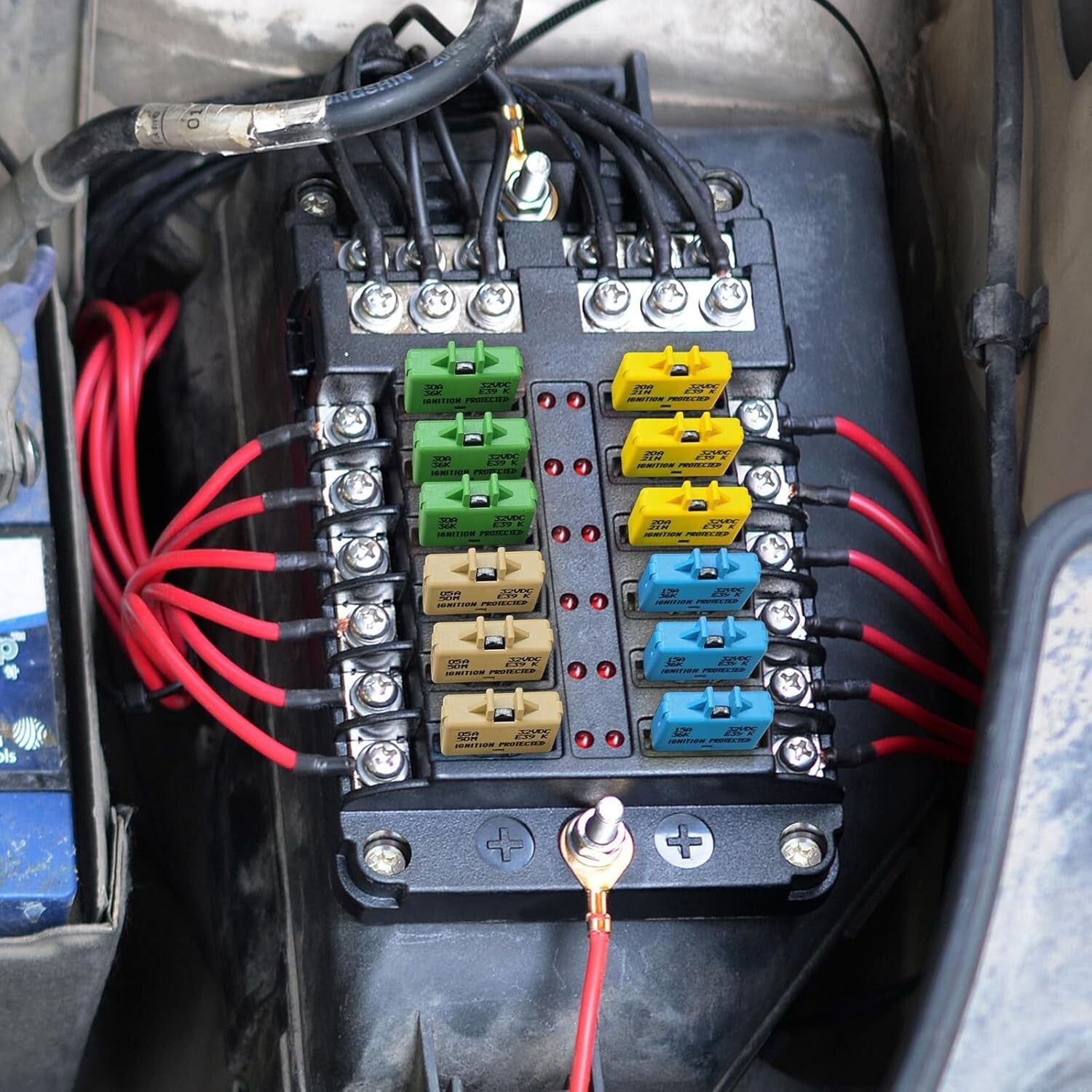 Durable 20A Standard Circuit Breakers - 25 Pack E39 T3 Manual Reset Design