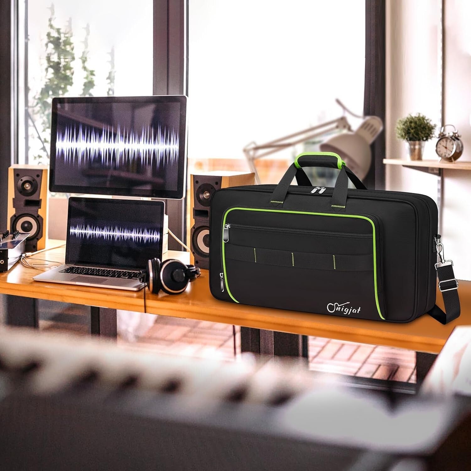 Elegant DJ Controller Case with 5 Pockets for Optimal Organization - 21.5"x11.8"