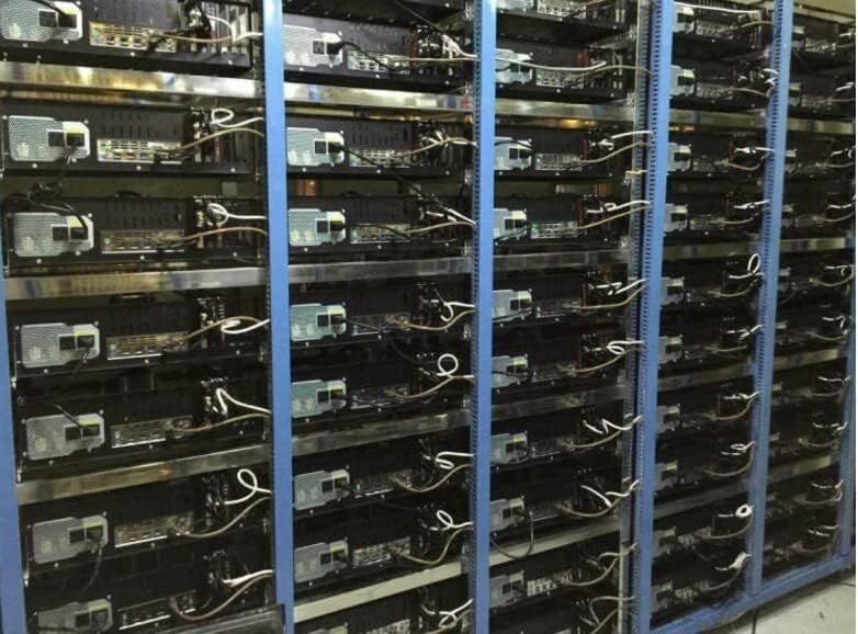 Black Metal Open Chassis PC Case with 7 Expansion Slots and USB Connectivity