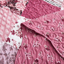 Load image into Gallery viewer, Elegant King Size Floral Pattern Bedspread - Lightweight, Reversible 3-Piece Set