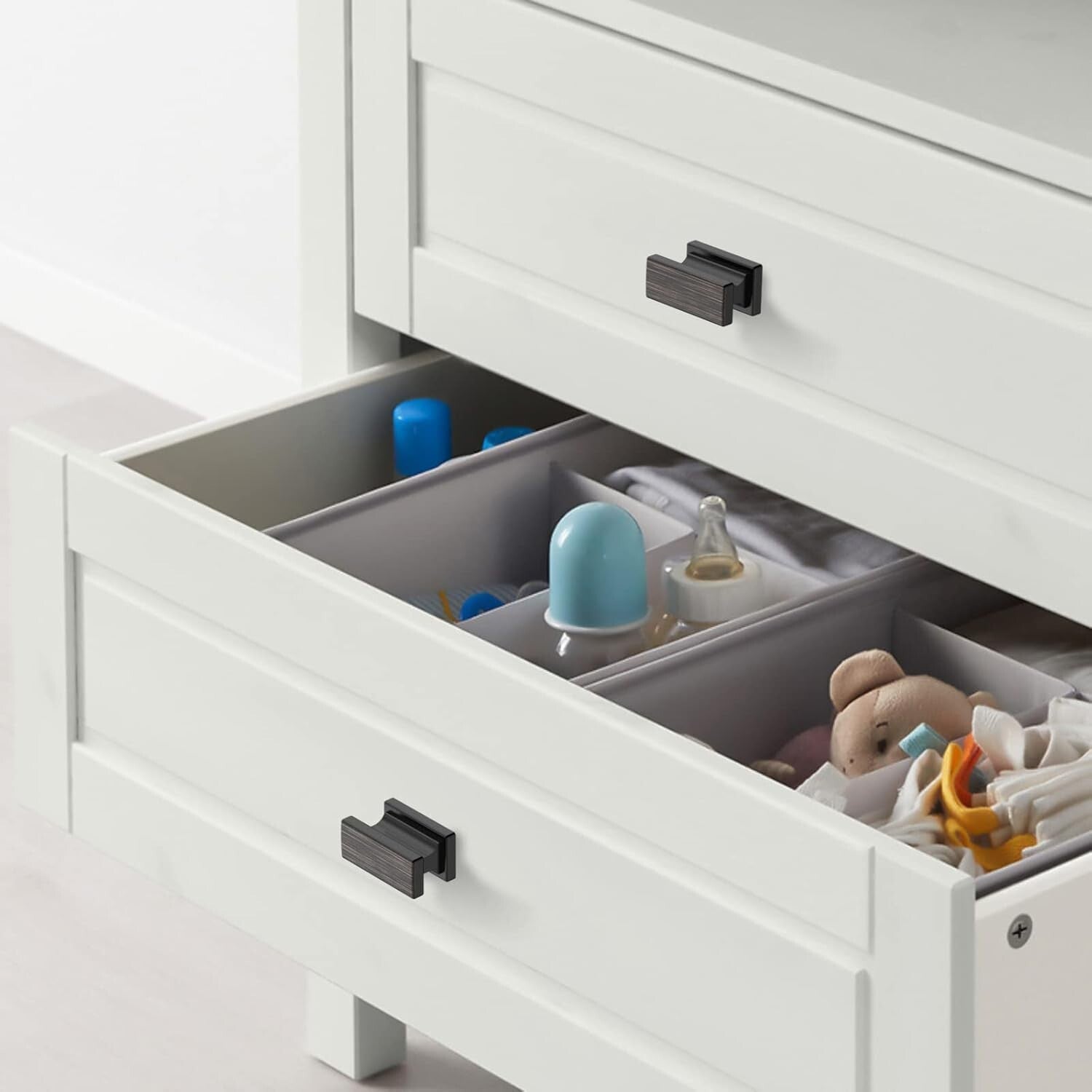 Stylish 30 Pack Bronze Kitchen Cabinet Knobs - Easy Installation Rack Pulls