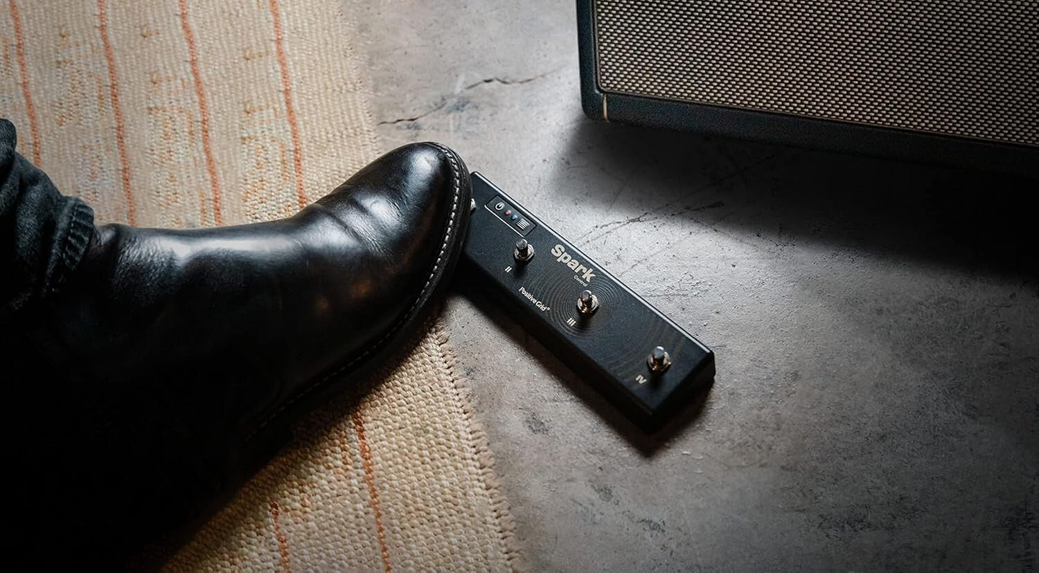 Portable Wireless Guitar Pedal for Spark Amplifiers - Long Battery Life Included