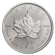 Load image into Gallery viewer, Unique 5-Coin Silver Maple Leaf Lot - Random Years, High Reflectivity and Purity