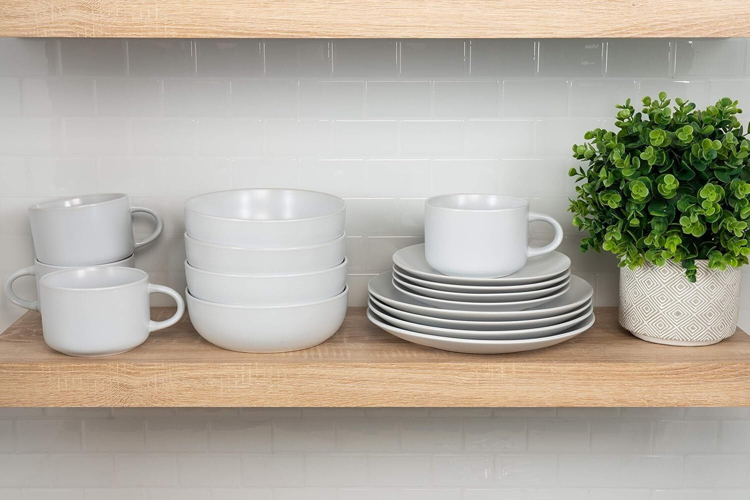 Elegant Matte Stoneware Dinnerware Pack of 16 - Microwave & Dishwasher Safe